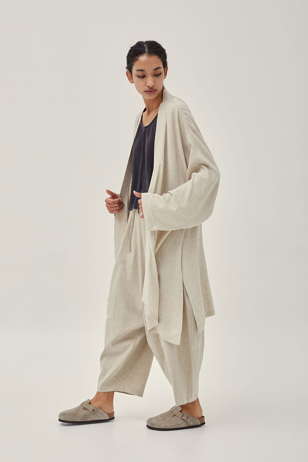 Metta linen robe