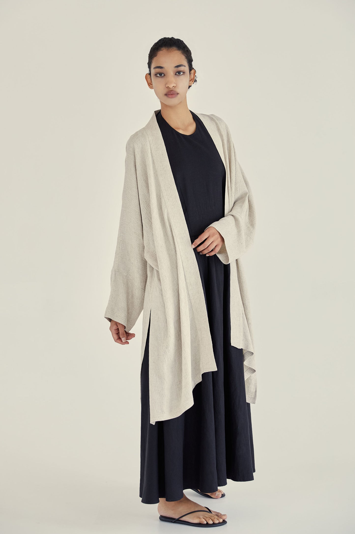 Metta linen robe