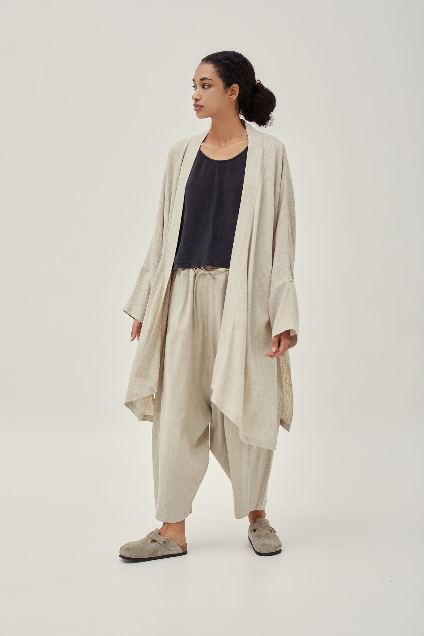 Metta linen robe