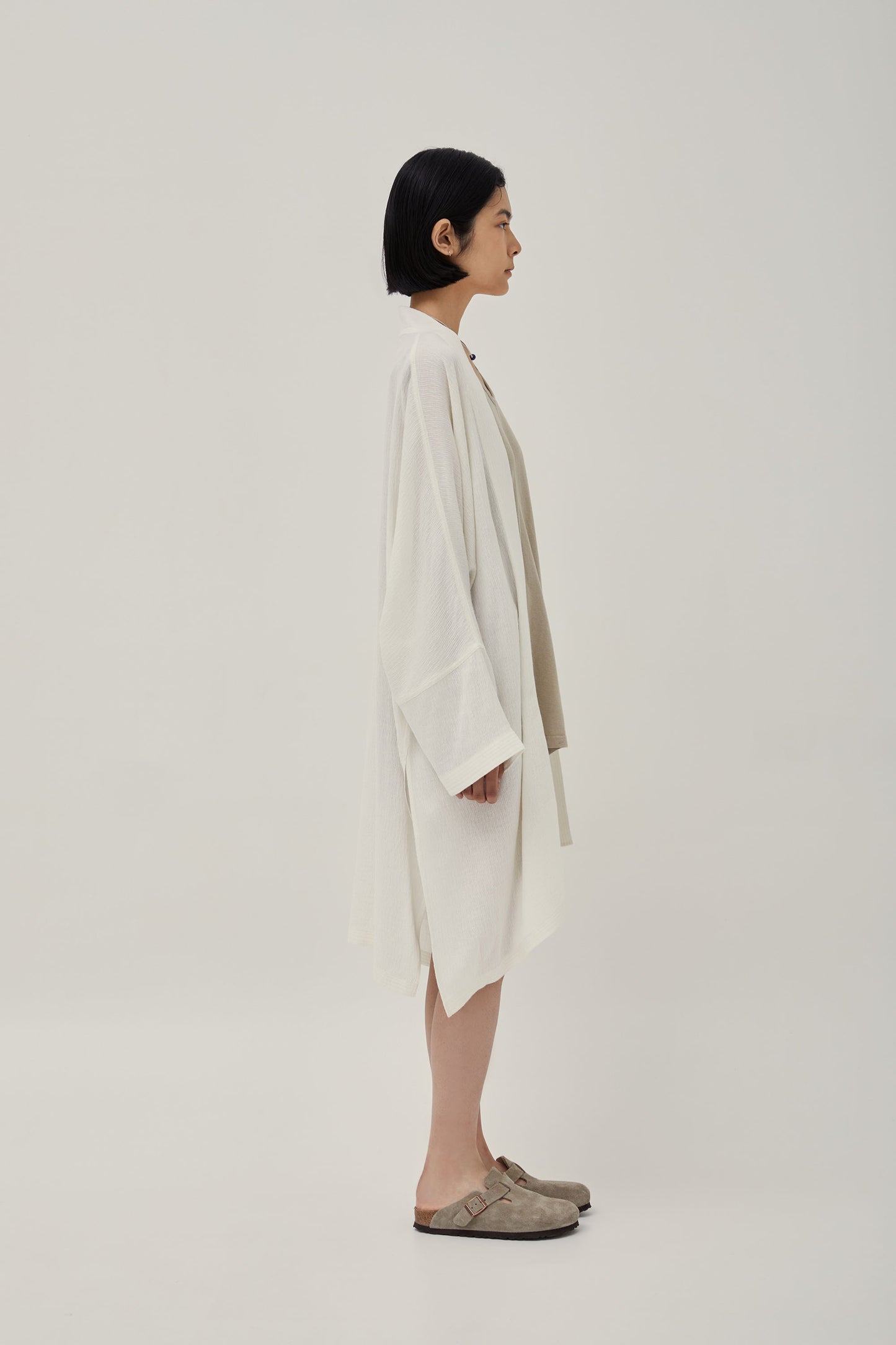 Metta linen robe