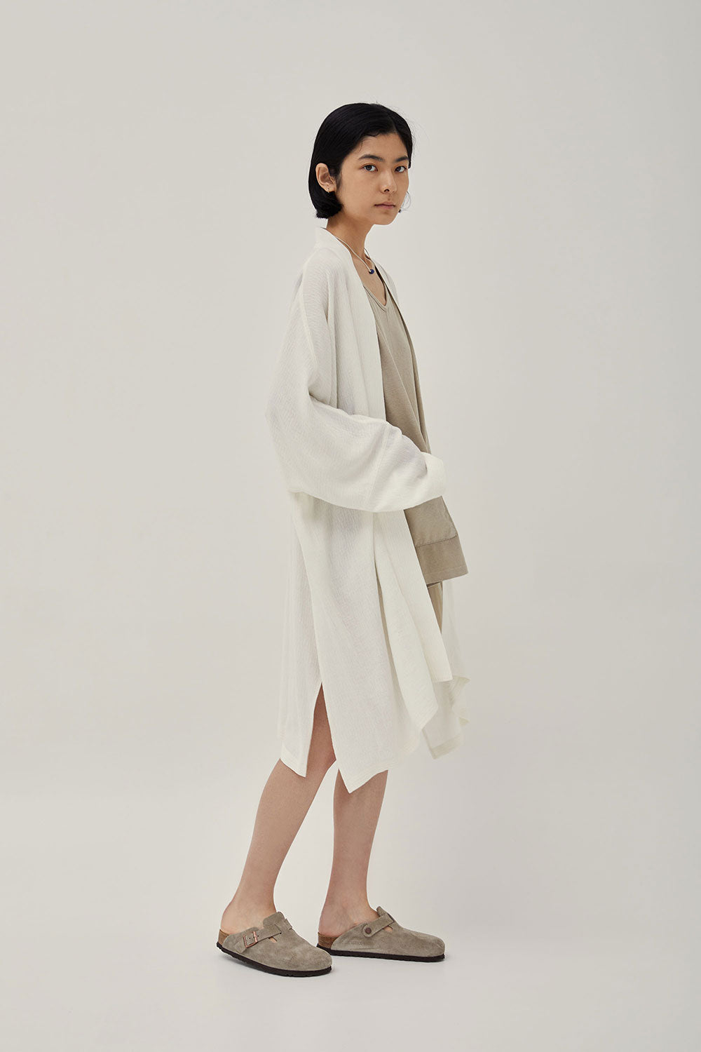 Metta linen robe