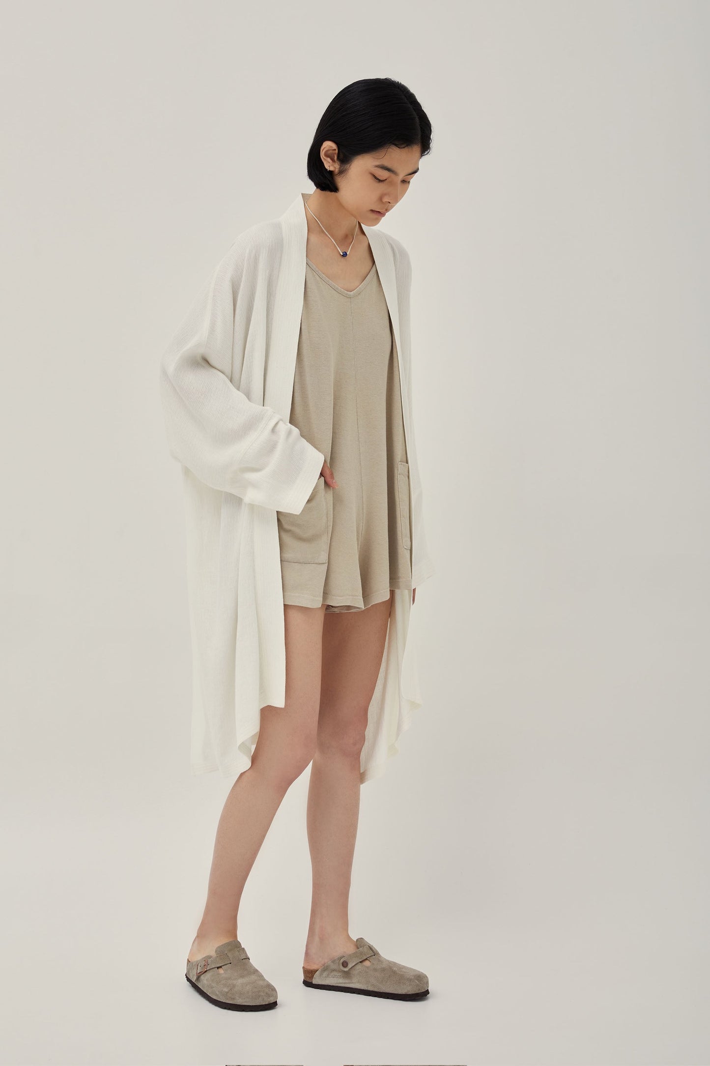 Metta linen robe